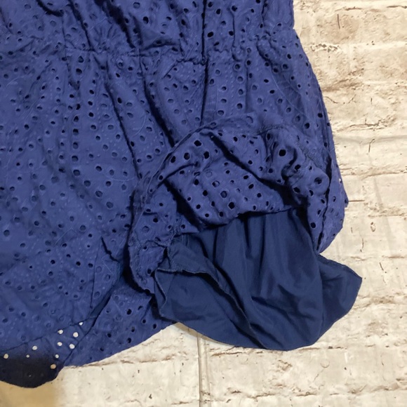 NWT pretty garden navy off shoulder embroidery romper size L. - Picture 9 of 13